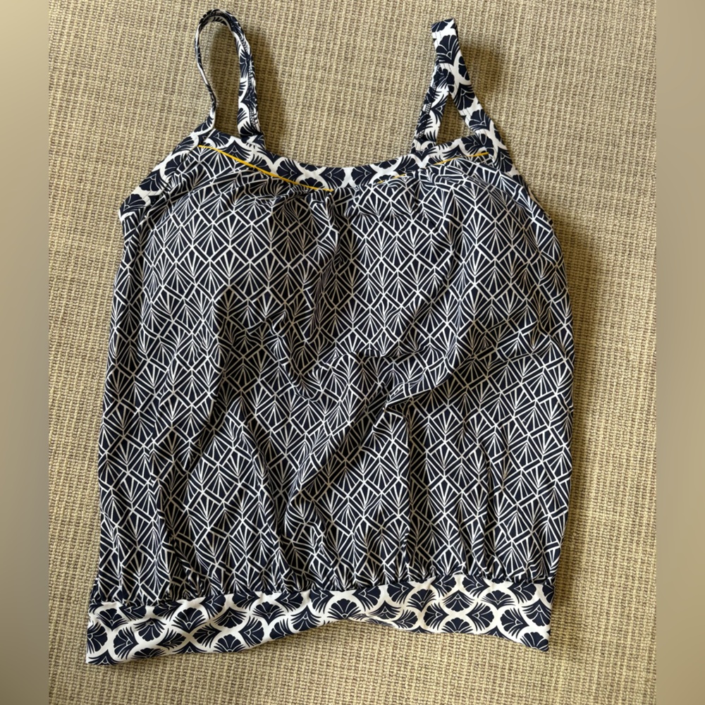 Lands’ End Navy & White Tankini Swim Top Size 10 DDD Geometric Print- worn once